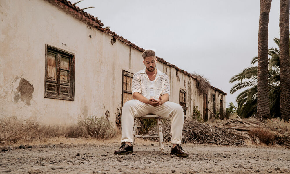 St. Pedro en una sesión fotográfica para la promoción de su nuevo trabajo. (Cortesía)